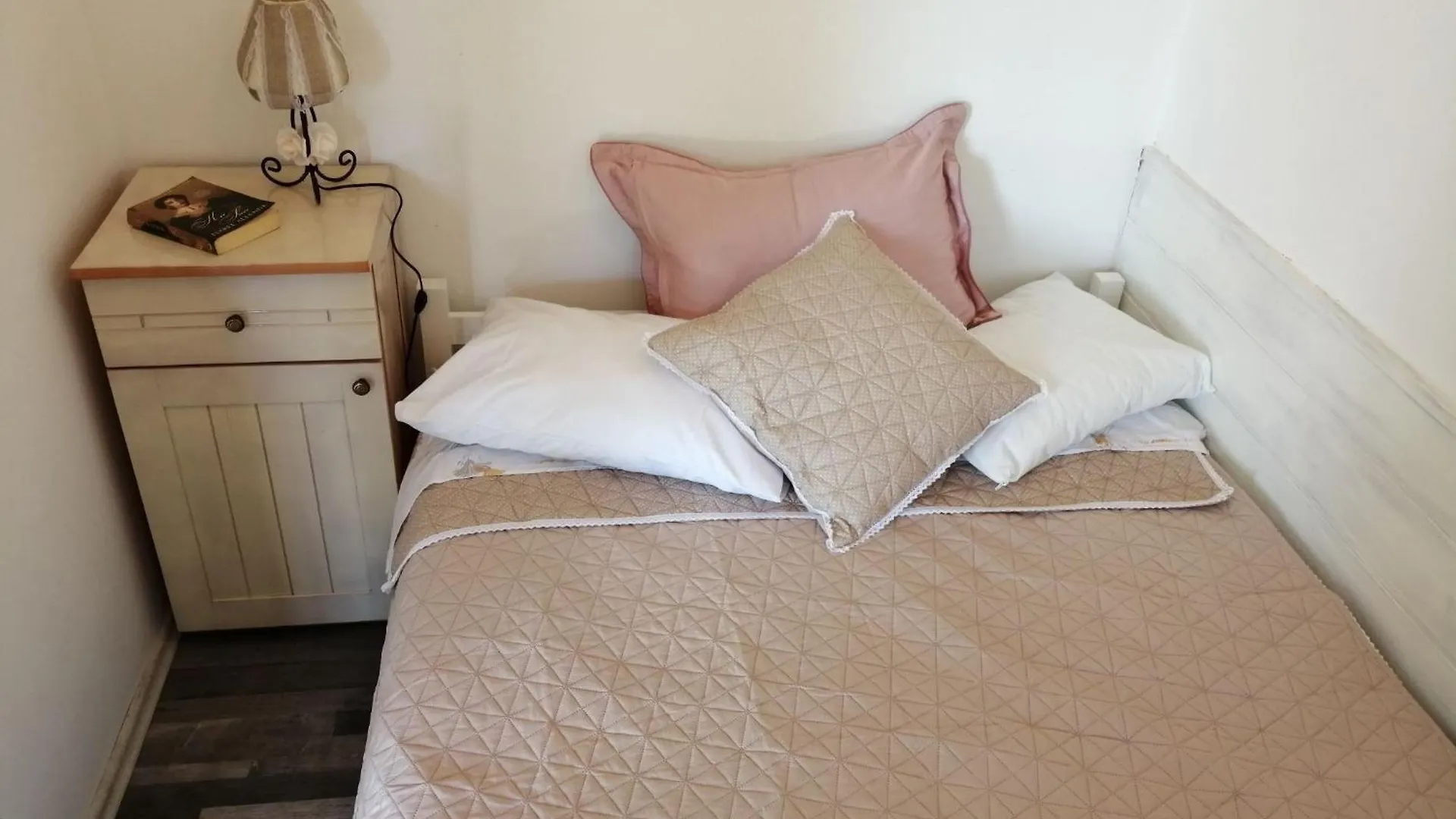 Apartment Serene Stari Grad 0*,